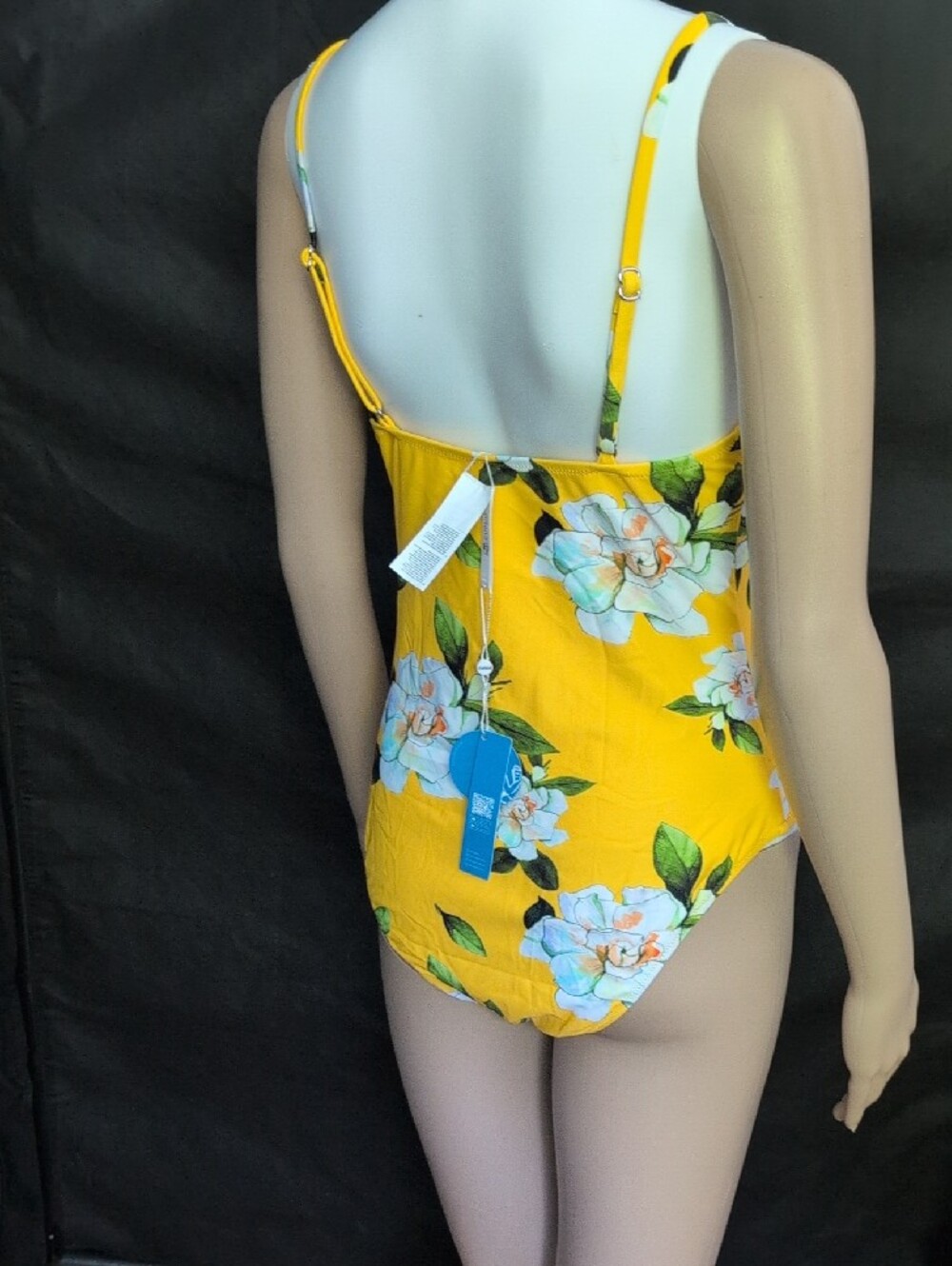Cupshe Yellow Floral Lace-Up One-Piece Swimsuit with White Blooms - Picture 5 of 6